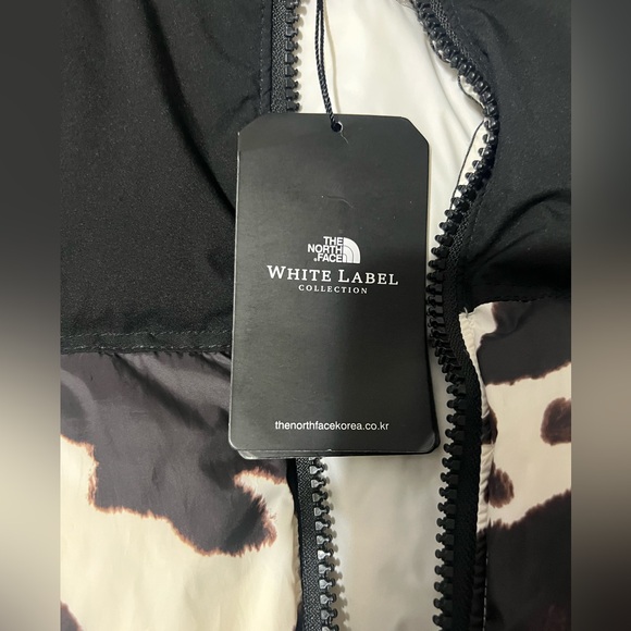 Limited edition North face cow print puffer jacket (L) - Picture 2 of 3